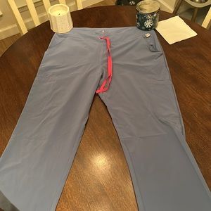 Smitten medium scrub set